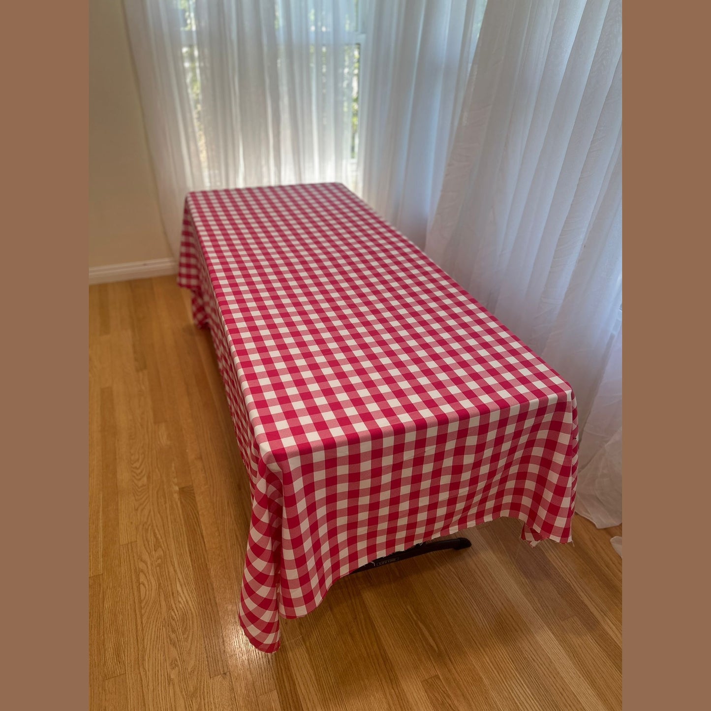 Gingham Checkered Poly Poplin Tablecloth 60 x 108 Inch