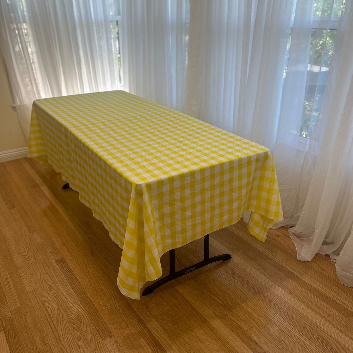 Gingham Checkered Poly Poplin Tablecloth 60 x 108 Inch