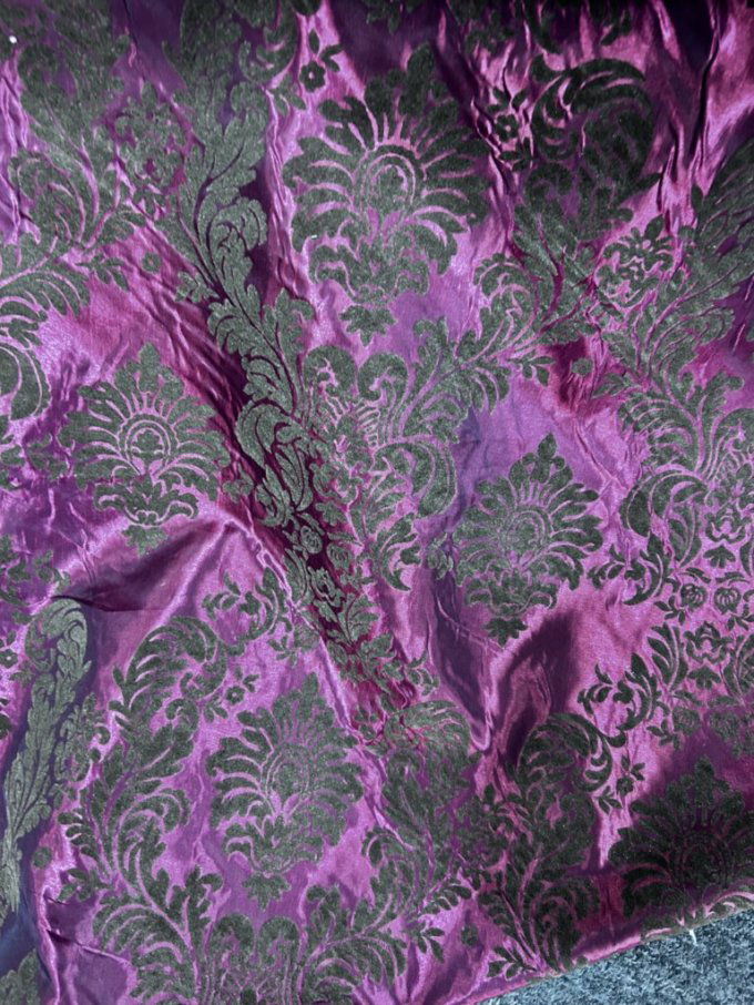 Round Tablecloth  Damask Flocking Taffeta 108'' Round - New Star Fabrics