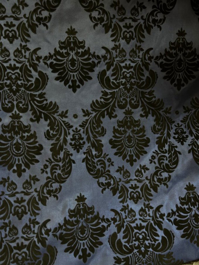 Round Tablecloth  Damask Flocking Taffeta 108'' Round - New Star Fabrics