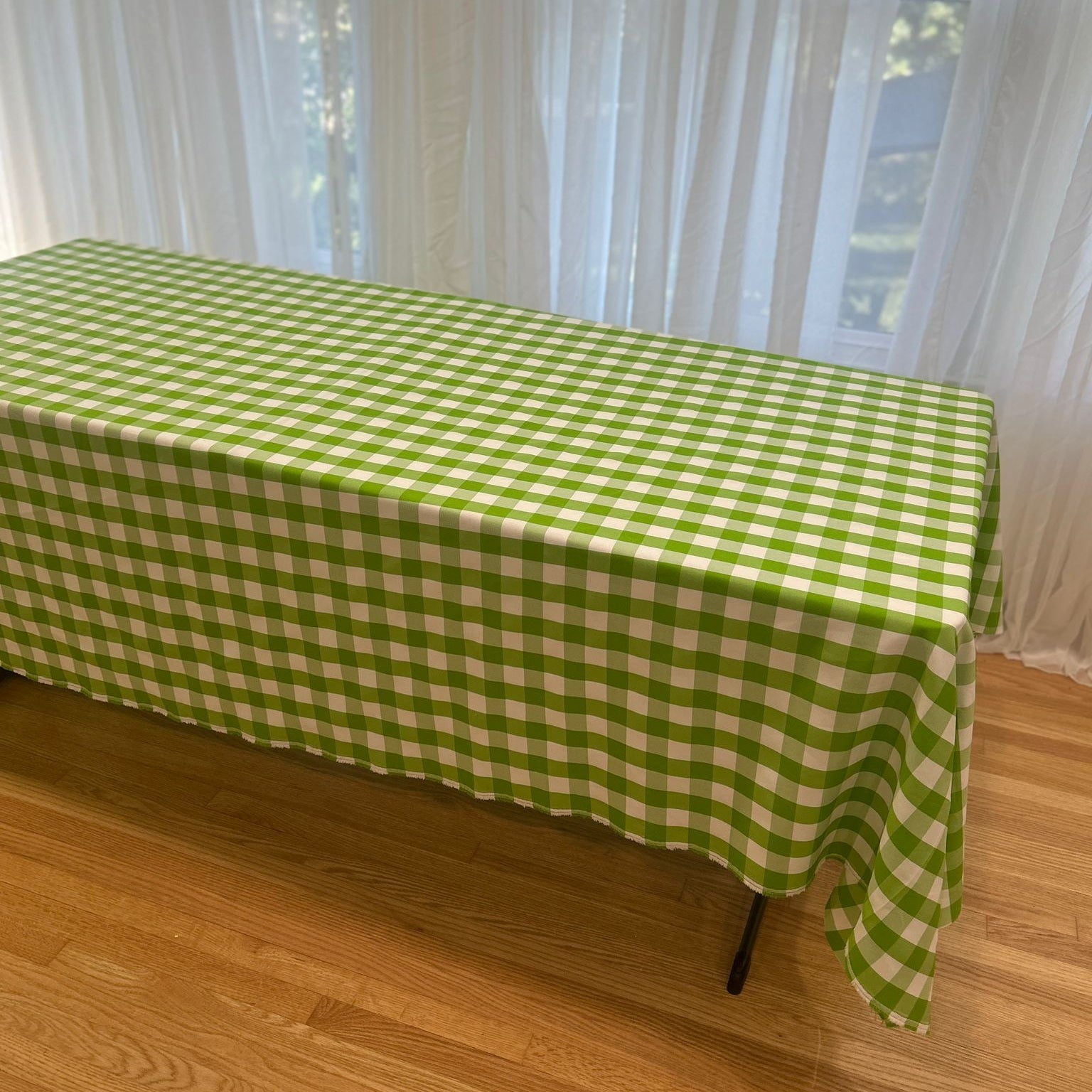 Gingham Checkered Poly Poplin Tablecloth 60 x 120 Inch