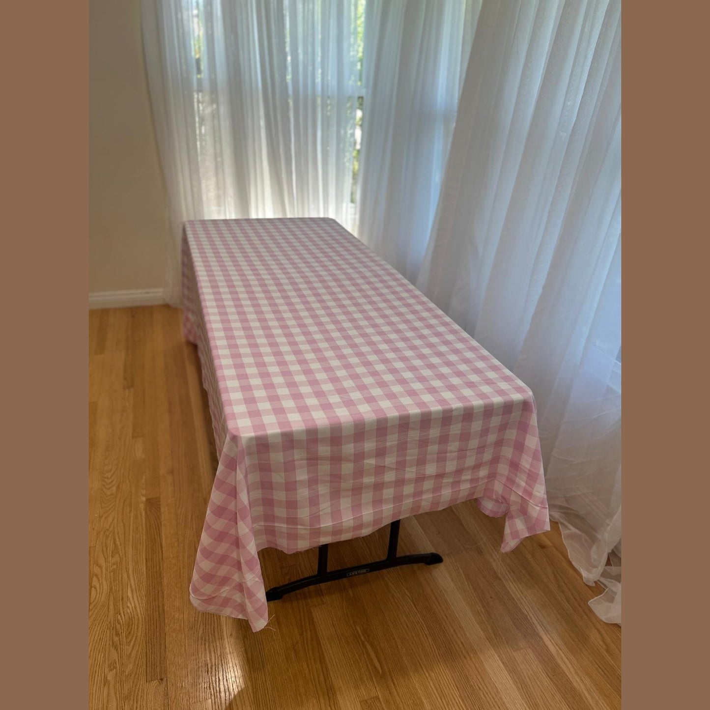 Gingham Checkered Poly Poplin Tablecloth 60 x 108 Inch