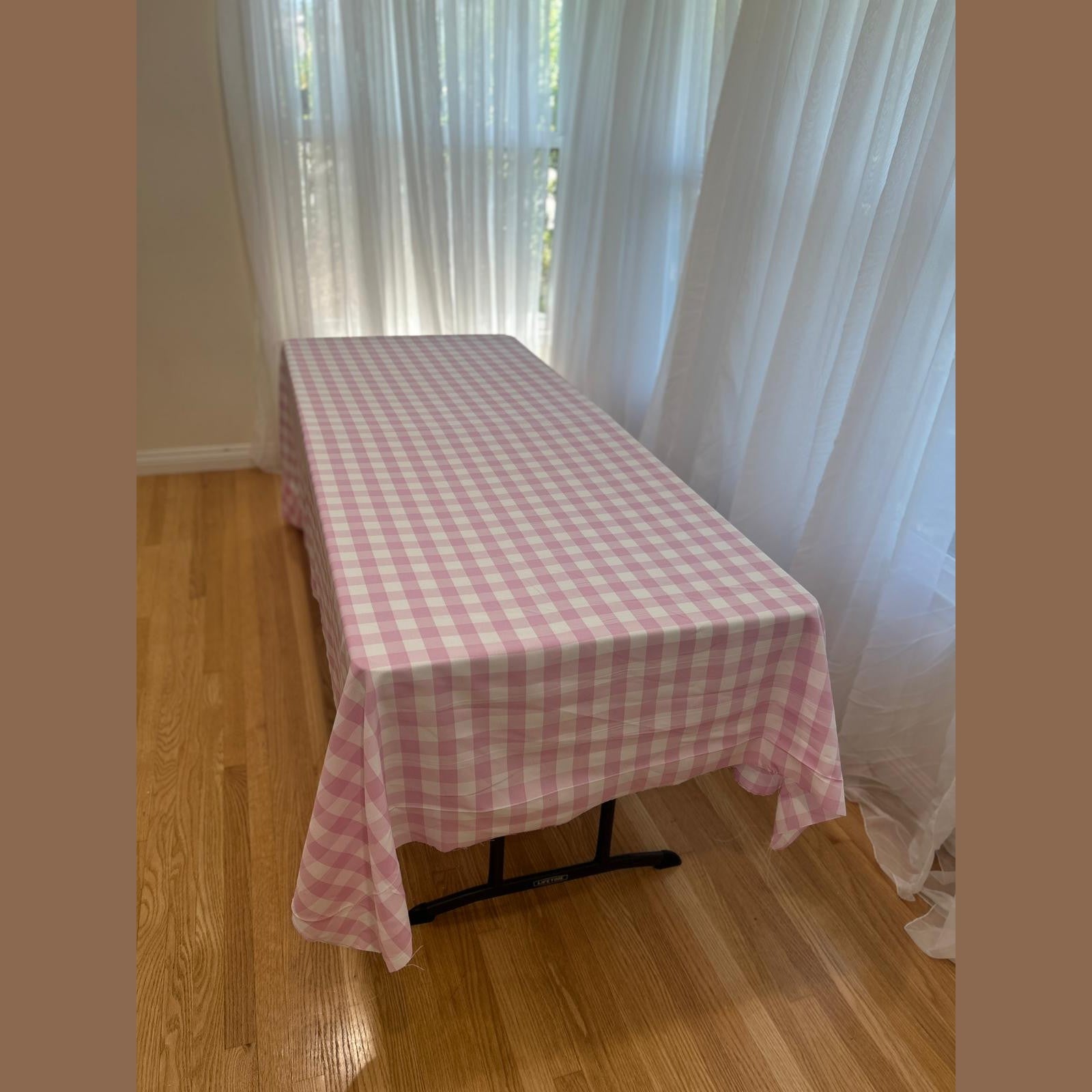 Gingham Checkered Poly Poplin Tablecloth 60 x 120 Inch