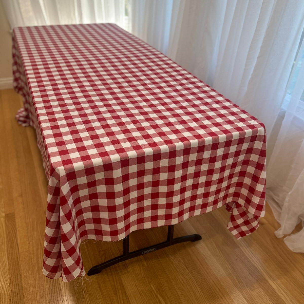 Gingham Checkered Poly Poplin Tablecloth 60 x 108 Inch