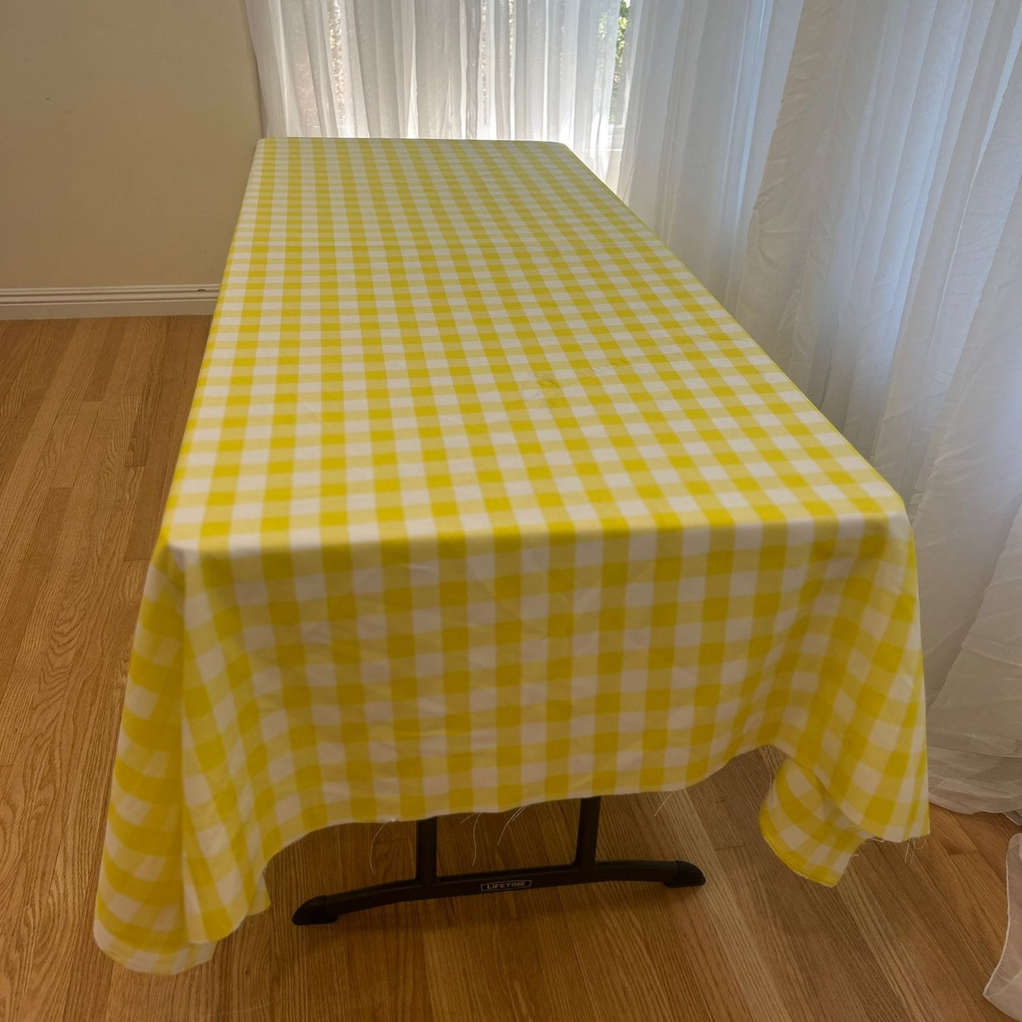 Gingham Checkered Poly Poplin Tablecloth 60 x 108 Inch