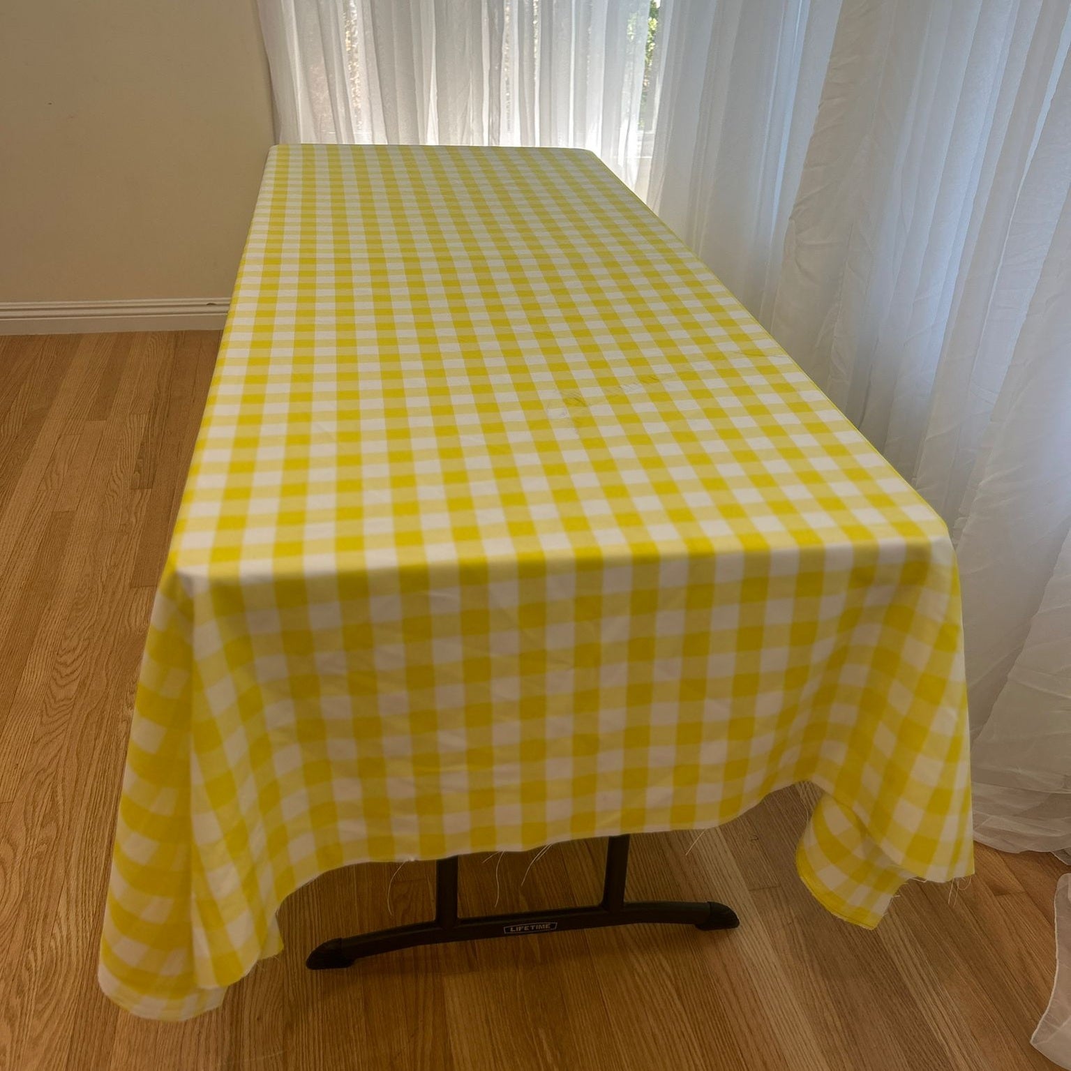 Gingham Checkered Poly Poplin Tablecloth 60 x 120 Inch